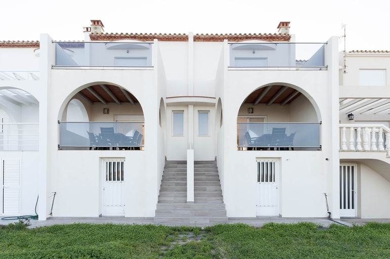 Room 2, Vistamar 1 in Oliva With 2 Bedrooms and 1 Bathrooms, Valencia
