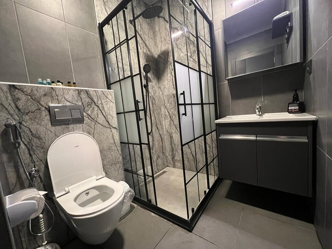 Bathroom 5, Marina Green Suit Hotel, Yomra