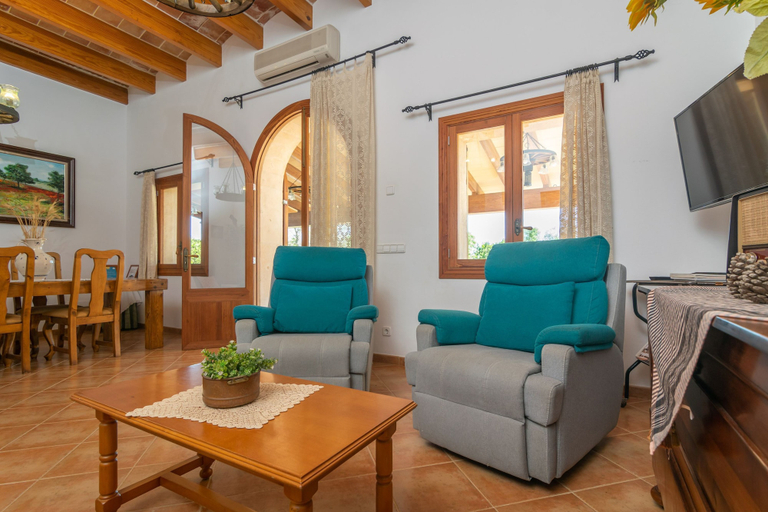 Room 3, Sa Cumuna in Campos With 3 Bedrooms and 2 Bathrooms, Baleares