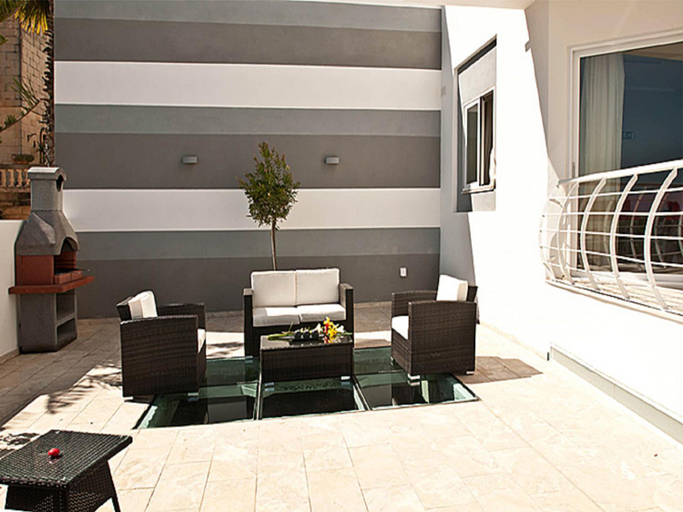 Others 4, Villa belvedere