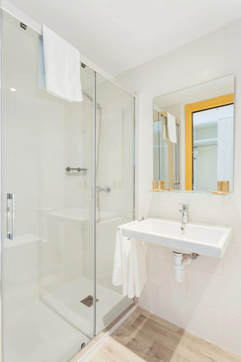 Bathroom 3, Soto House, Navarra