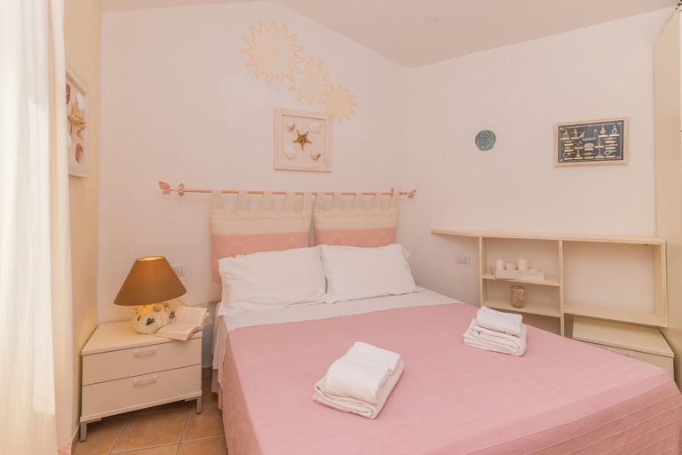 Room 5, Dimora di Rosy Pittulongu, Olbia-Tempio