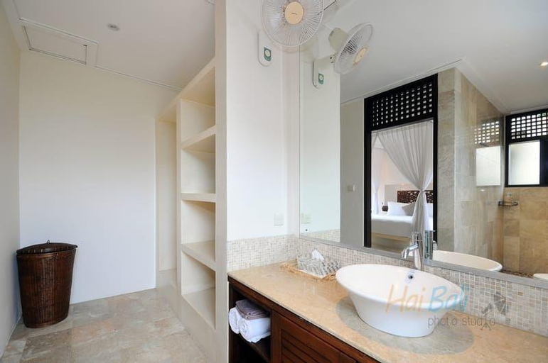 Seminyak 9 Bedrooms Villa Close by the Beach, Badung