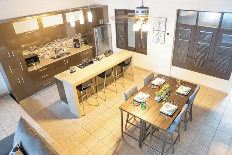 Food & Drinks 4, Old San Juan Rentals