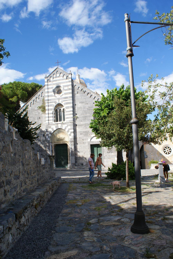 Exterior 3