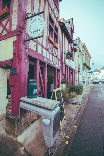 Exterior 9