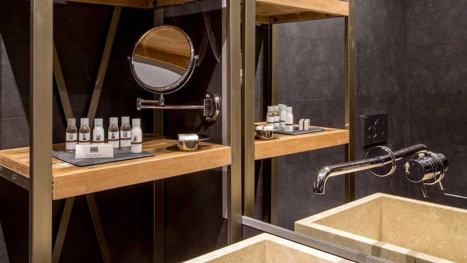 Bathroom 2, Qt Suites Roma, Rome