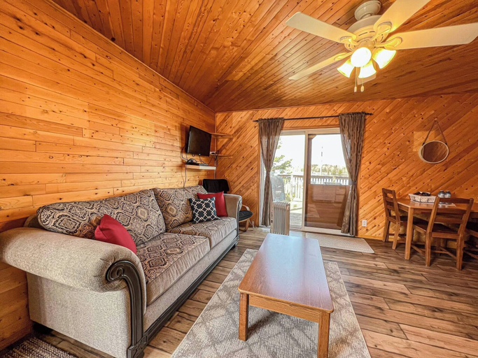 Others 5, Ahmic Lake Resort's Blue Jay Cottage, Parry Sound