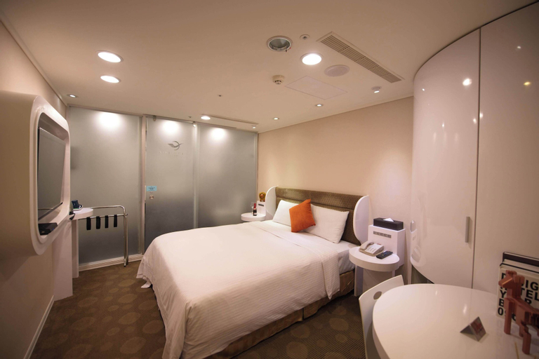 Bedroom 6