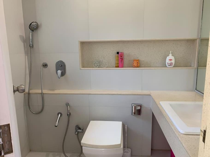 Bathroom 3, Mon Desire 1, Perry Cross Rd, Bandra West by Connekt Homes, Mumbai Suburban