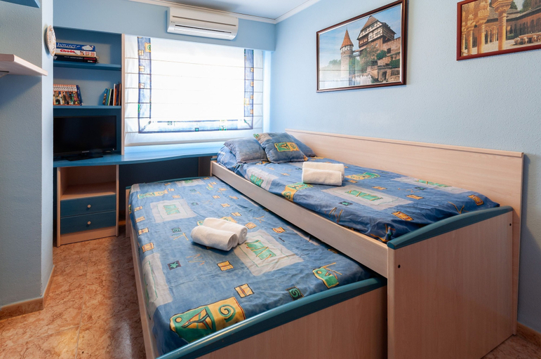 Room 4, Para so in Grau i Platja, Valencia
