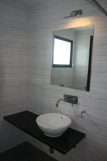 Bathroom 3, Hotel Girnar, Aurangabad