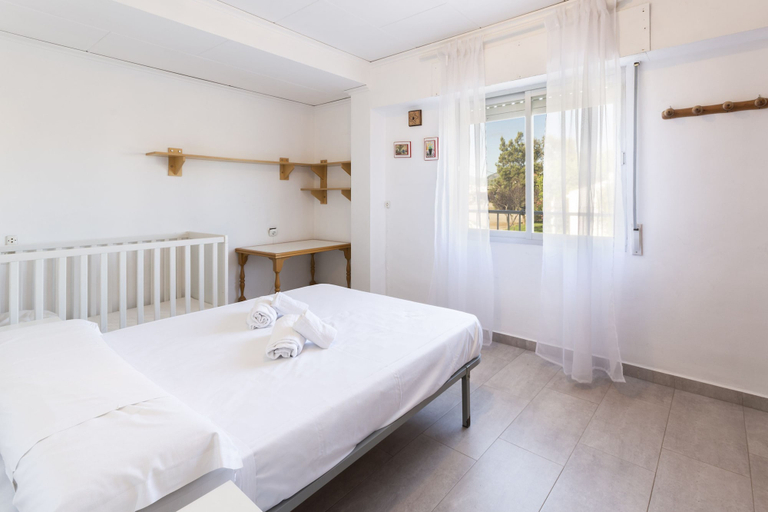 Room 2, Cotton in Oliva With 3 Bedrooms and 1 Bathrooms, Valencia
