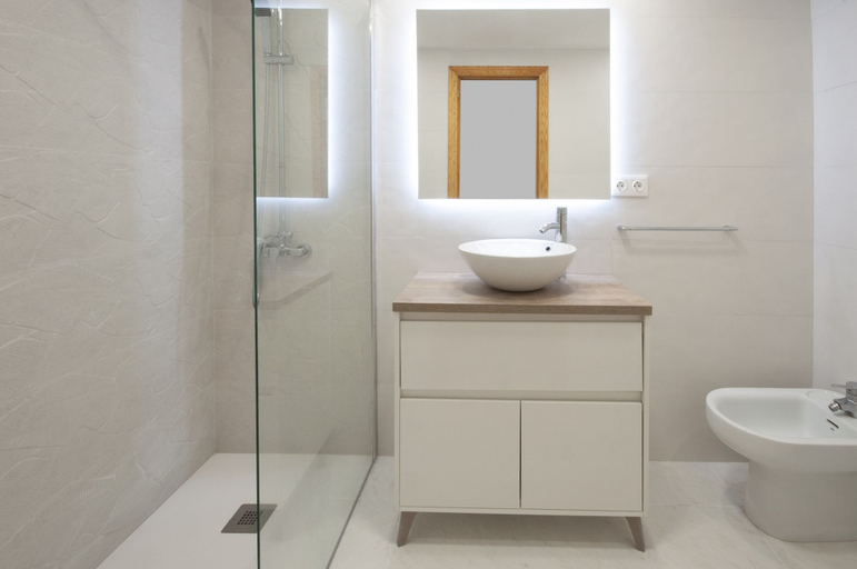 Room 4, Begonia in Daim s With 2 Bedrooms and 1 Bathrooms, Valencia