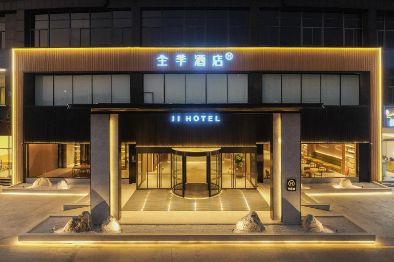 Exterior view 10
