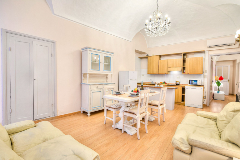 Room 4, Goccia Di Mare Appartment, Savona