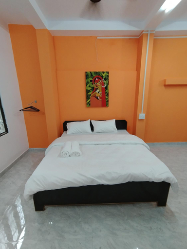 Others 5, Ganga putra inn, Chandauli