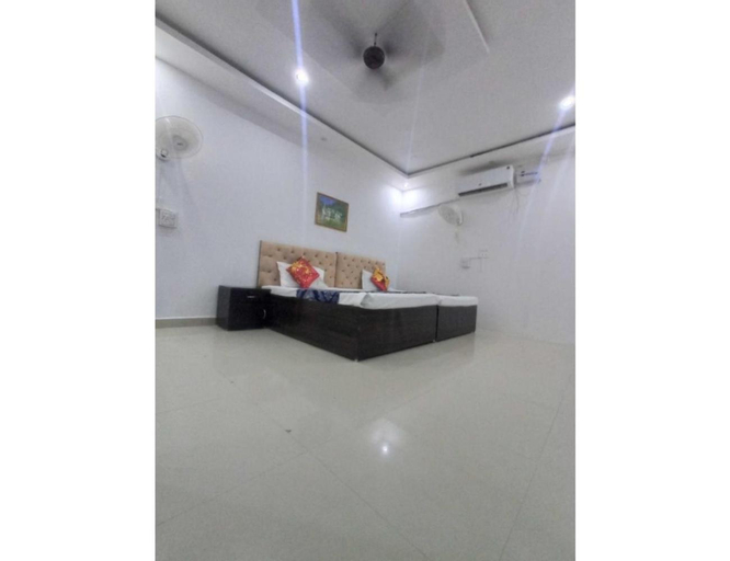 Others 3, Hotel Subh Ratri, Jhansi, Jhansi