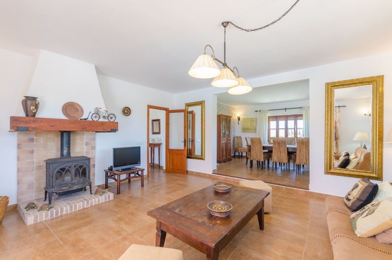 Room 4, Angigal in Manacor With 4 Bedrooms and 3 Bathrooms, Baleares