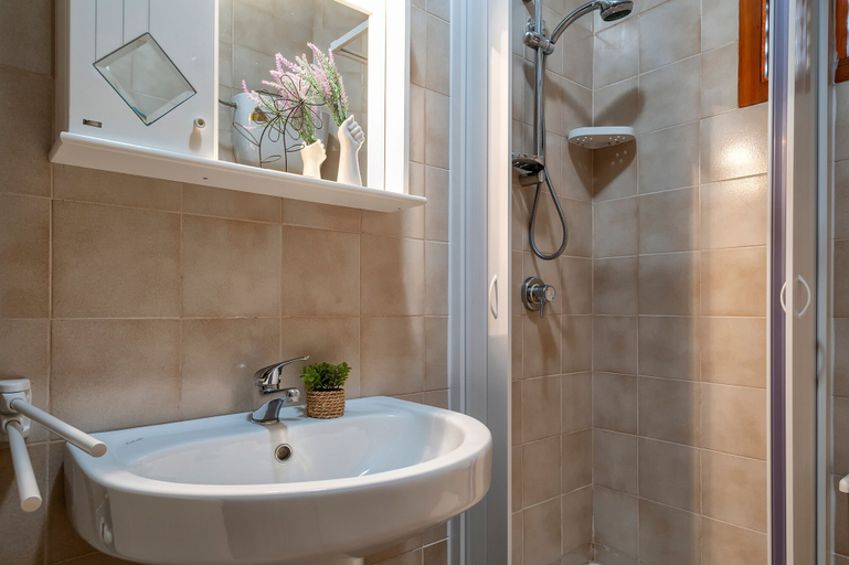 Room 5, Sardinia RE - Lilium Central Flat, Sassari