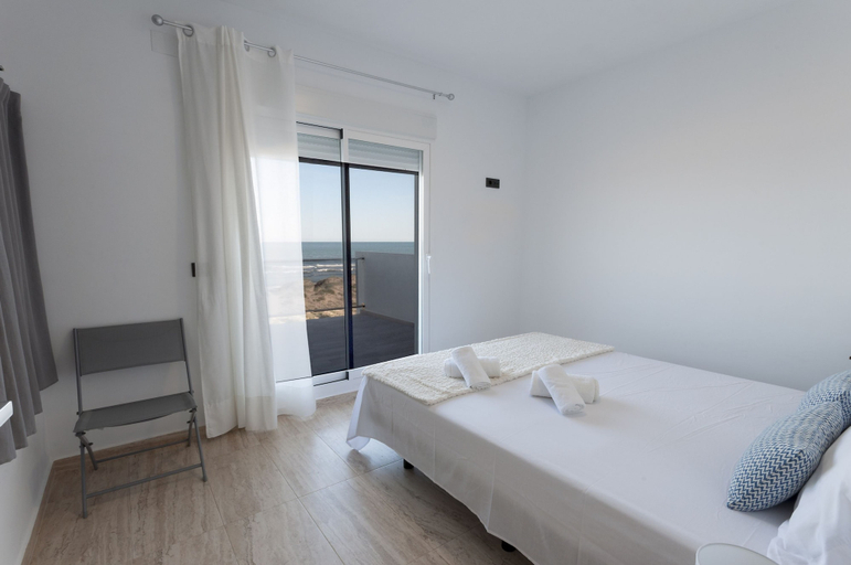 Room 5, Vistamar 1 in Oliva With 2 Bedrooms and 1 Bathrooms, Valencia