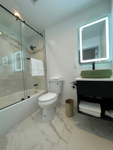 Bathroom 4, Hotel Rudra - Hollywood, Los Angeles