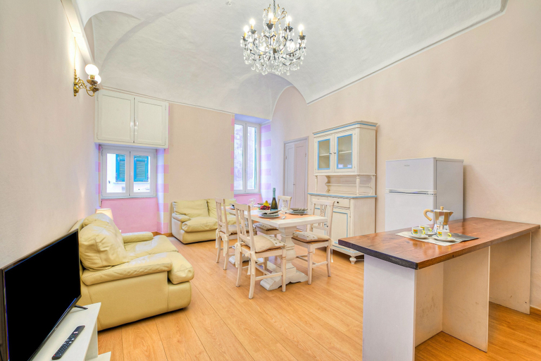 Room 3, Goccia Di Mare Appartment, Savona