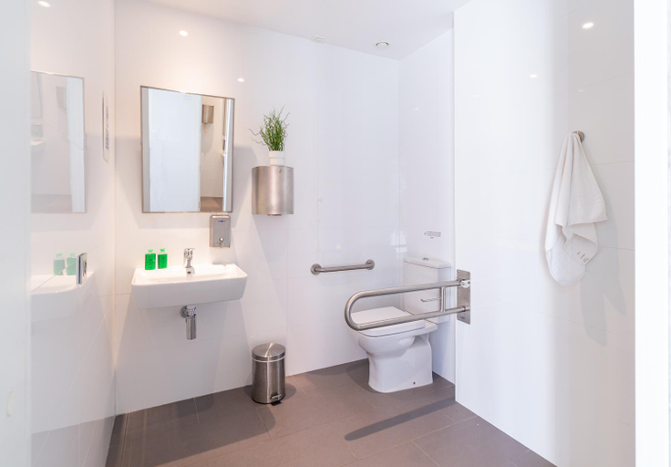 Bathroom 2, Albergue "El Rio", Teruel