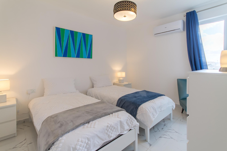 Others 4, Sunny Penthouse Modern 2 bdr - Sliema