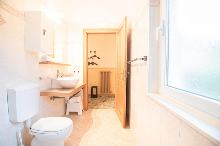 Others 4, Paradiso Al Mare Shared Pool, Imperia