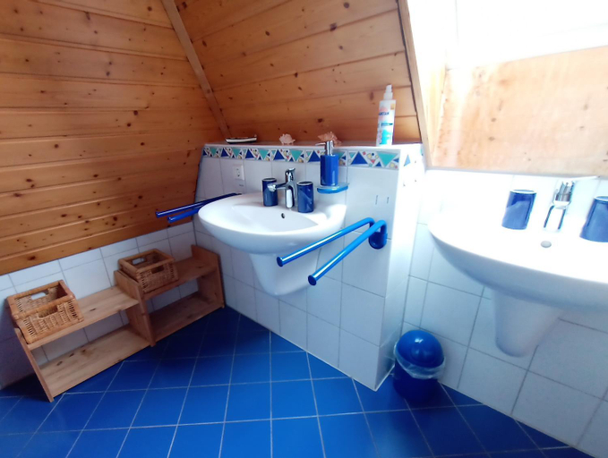 Bathroom, BodenSEE Privatzimmer "Haus am Weinberg Konstanz", Konstanz