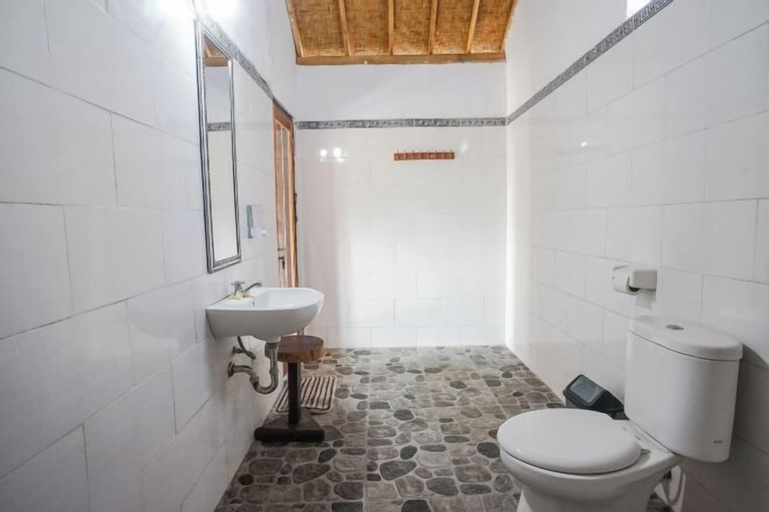 Bathroom 25