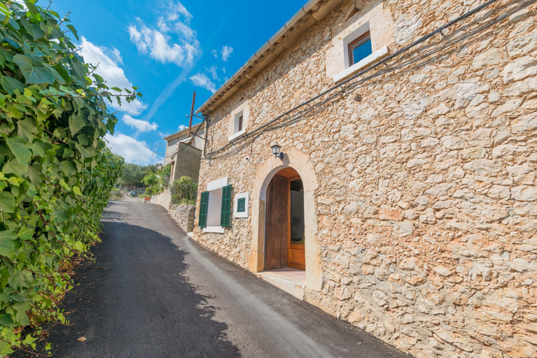 Room 3, Can Bess Mancor De La Vall, Baleares