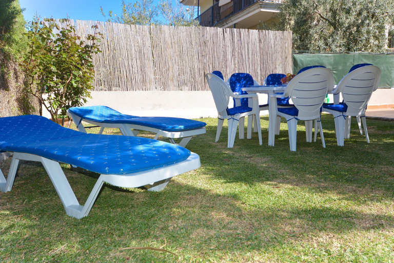 Room 2, Pinya in Alc dia With 3 Bedrooms and 1 Bathrooms, Baleares