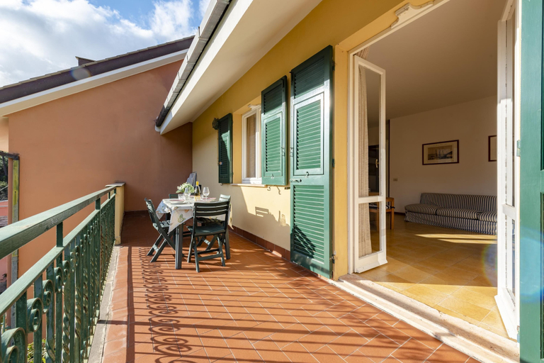 Room 5, Peaceful Apartment In Deiva Marina, La Spezia