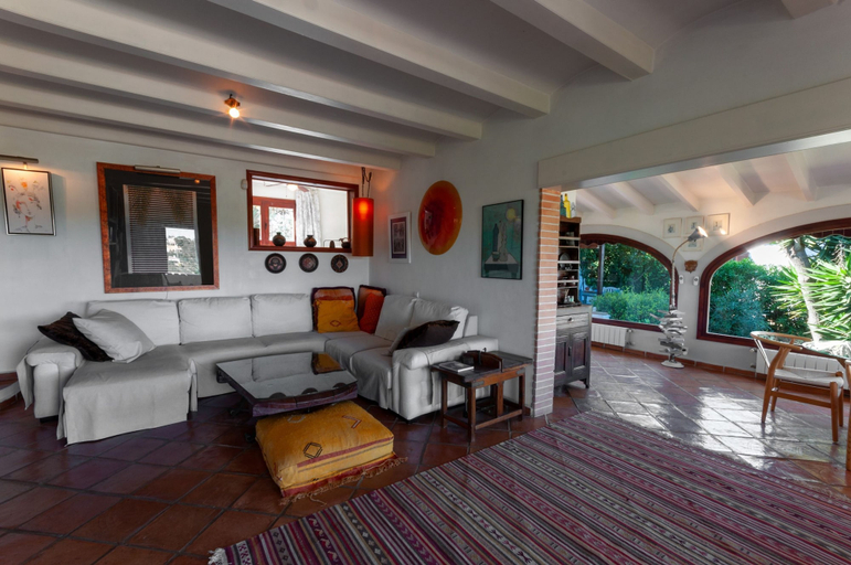 Room 2, Tramuntana in Trencall, Alicante