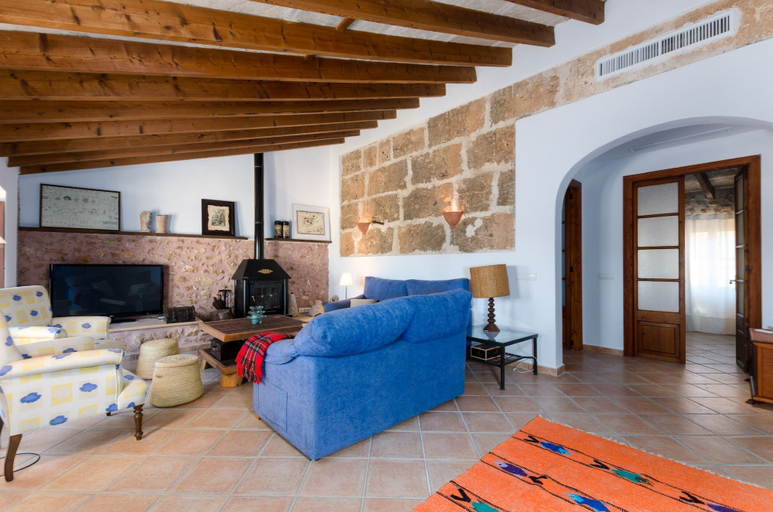 Room 3, Can Mora in Campos With 3 Bedrooms and 2 Bathrooms, Baleares