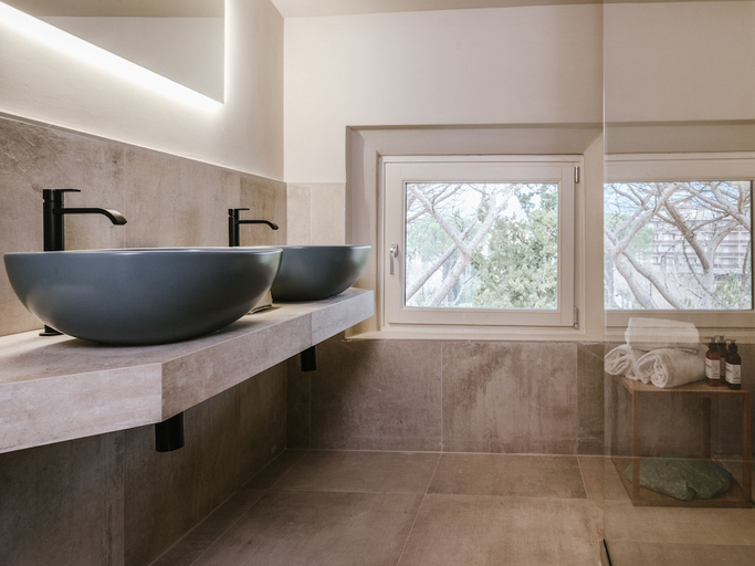 Bathroom 4, Hotel Belvedere, Pistoia