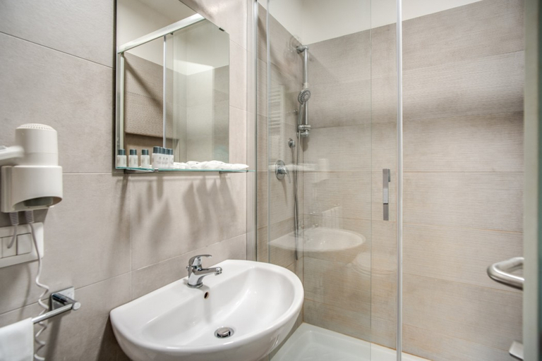 Bathroom 5, Casa Ravasco, Rome