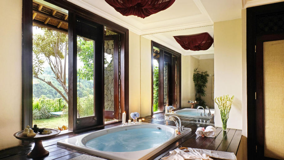 Bathroom 14