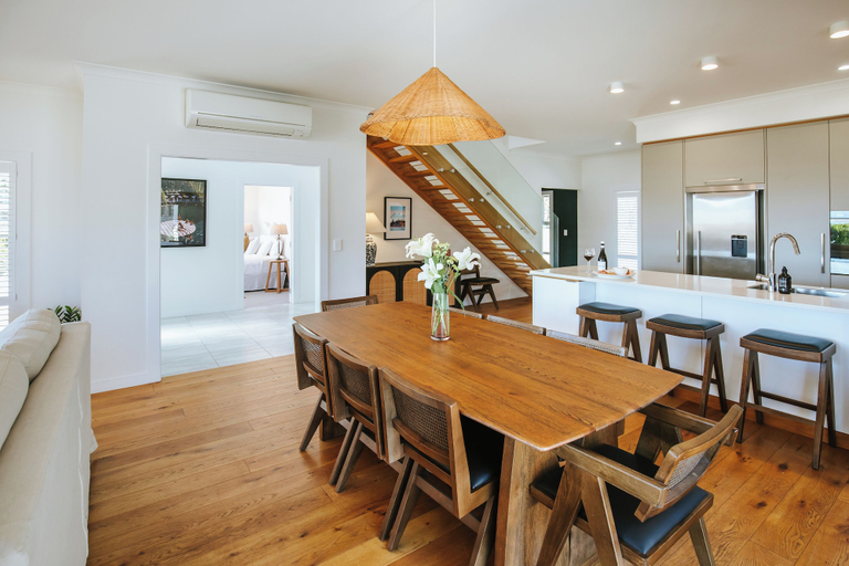 Others 4, Penshurst - Lake Views - Sleeps 8, Queenstown-Lakes