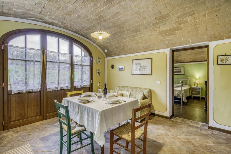Room 3, Maramaldo Morellino Shared Pool Chianti, Florence