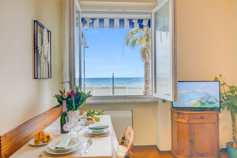 Room 3, Mer Vivante - Front Beach, Savona