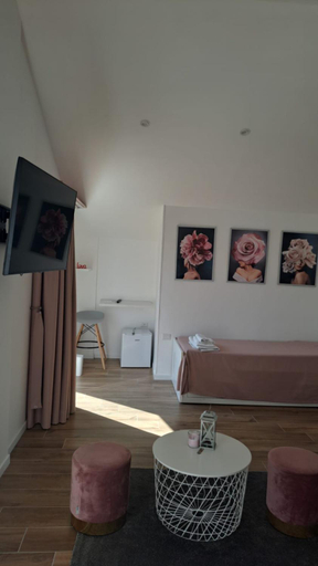 Others 4, Nanni guest home, Caserta