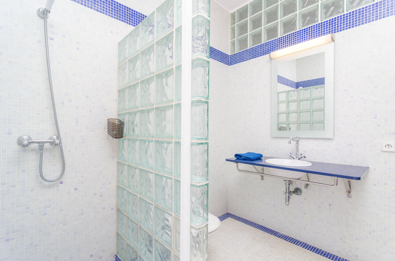 Room 4, Can Teco in Manacor With 3 Bedrooms and 4 Bathrooms, Baleares