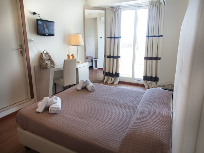Bedroom 2, Riviera Mare Beach Life Hotel, Rimini