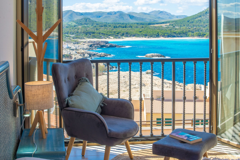 Room 4, Perleta in Cala Lliteres, Baleares
