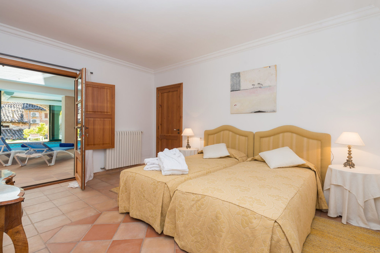 Room 4, Circe in Fornalutx With 4 Bedrooms and 4 Bathrooms, Baleares