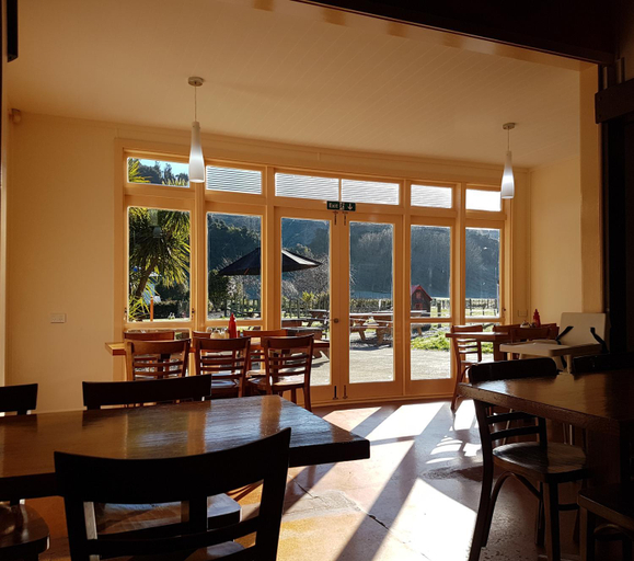 Food & Drinks 4, Flat Hills Tourist Park, Rangitikei