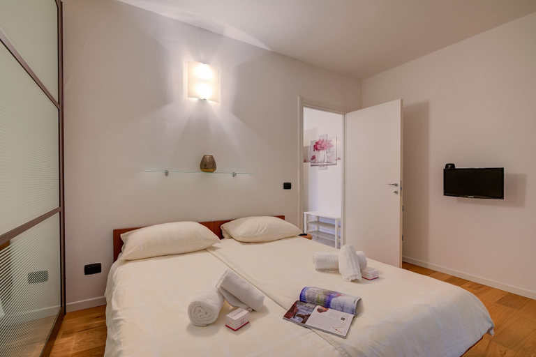Bedroom 4, Lenni Apart Swimming Pool and Lake, Varese